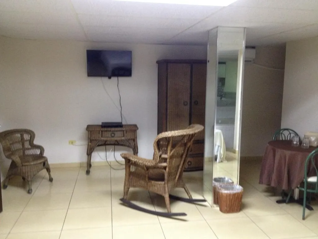 Arecibo Inn