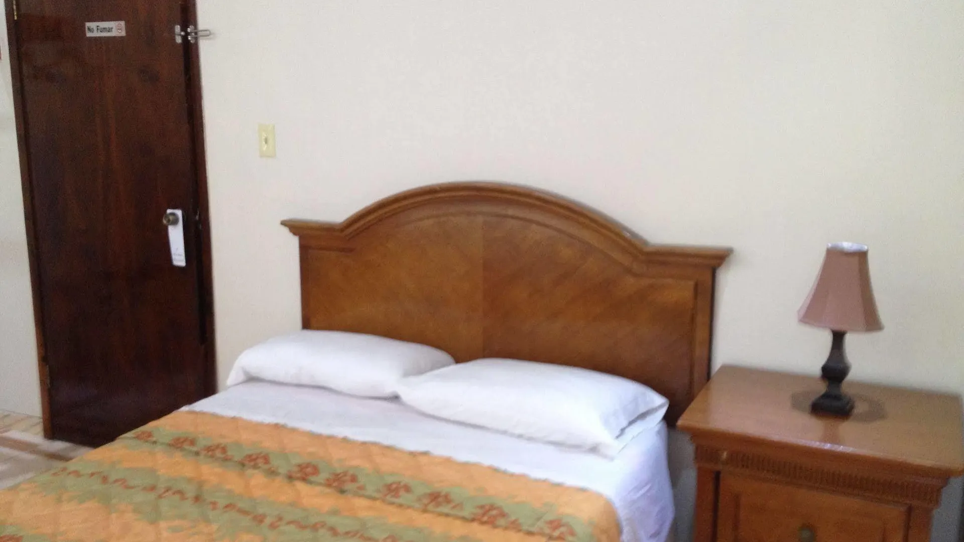 Arecibo Inn 2*,