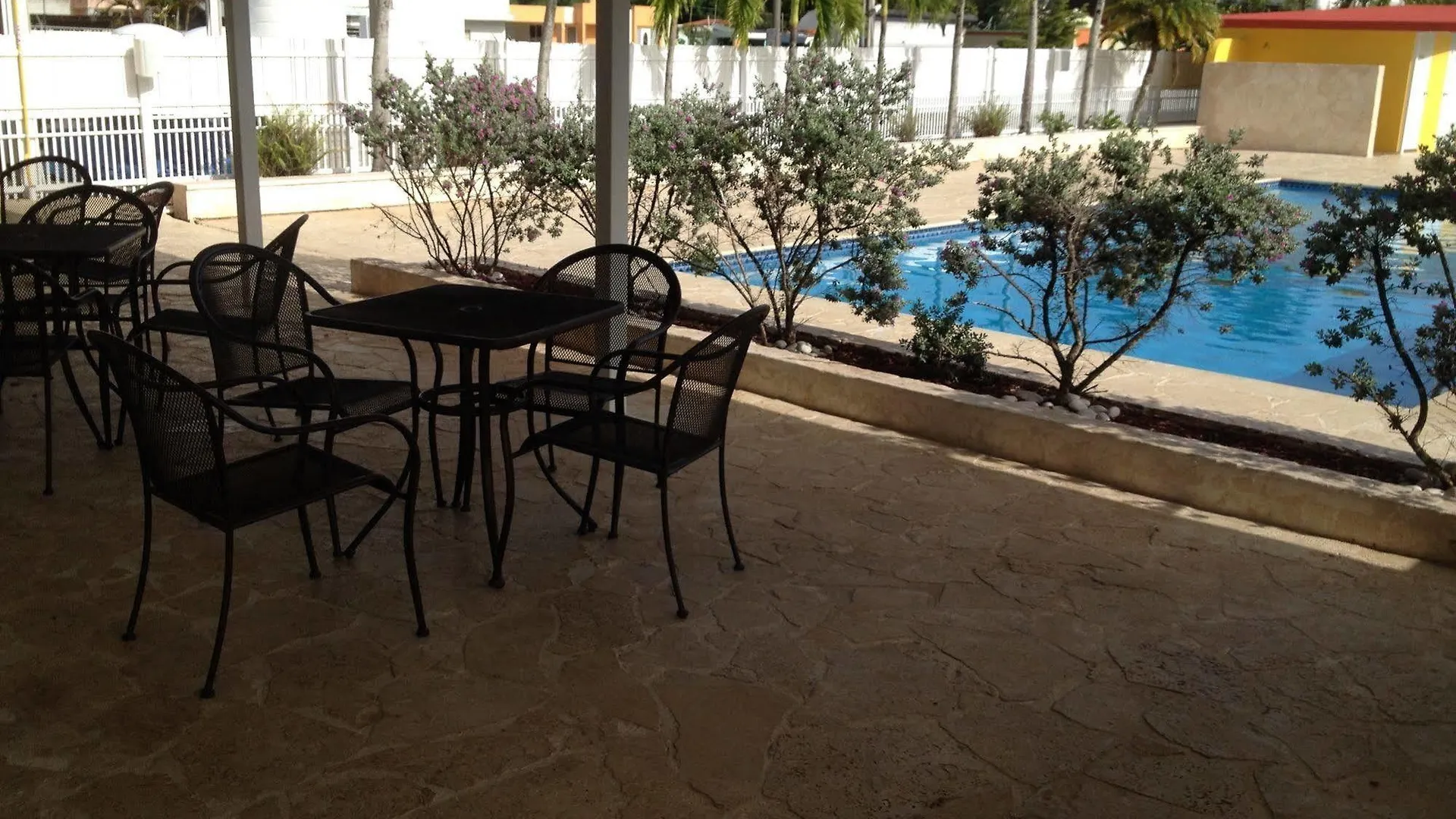 Arecibo Inn